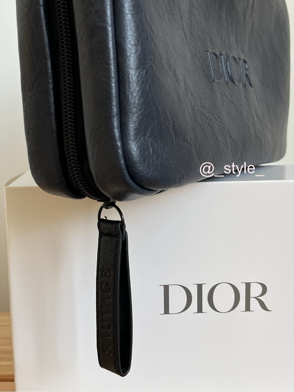 Dior Dark Navy Travel Pouch - Picture 5 of 5